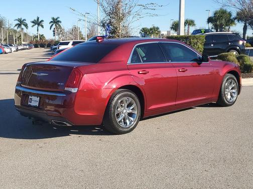 2022 Chrysler 300 Touring