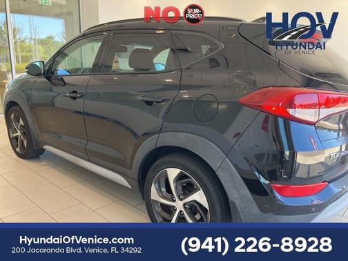 Black Noir Pearl 2018 Hyundai TUCSON Value