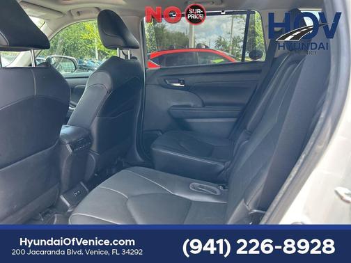 Blizzard Pearl 2021 Toyota Highlander XLE