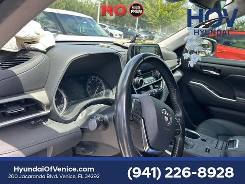 Blizzard Pearl 2021 Toyota Highlander XLE