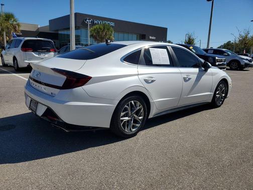 2022 Hyundai SONATA SEL