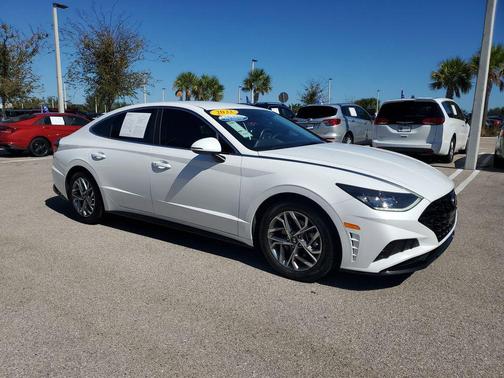 2022 Hyundai SONATA SEL