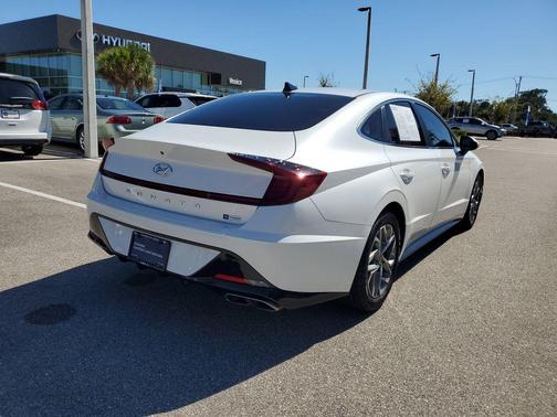 2022 Hyundai SONATA SEL