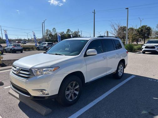 2013 Toyota Highlander SE