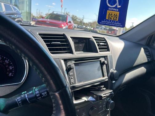 2013 Toyota Highlander SE