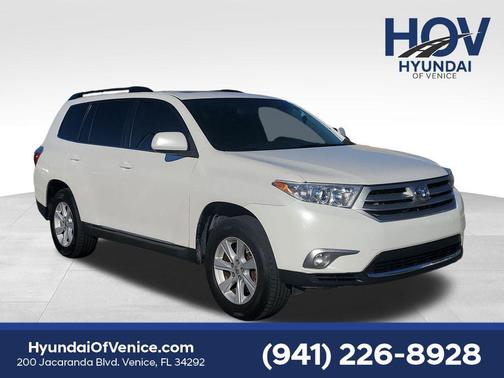 2013 Toyota Highlander SE