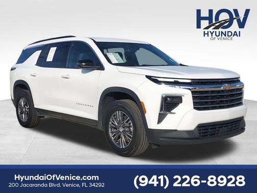 2025 Chevrolet Traverse LT