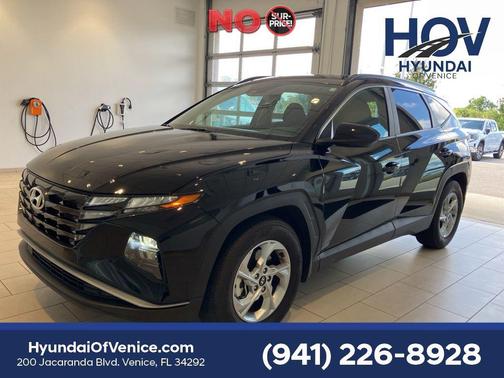 Black Pearl 2024 Hyundai TUCSON SEL
