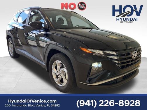 Black Pearl 2024 Hyundai TUCSON SEL
