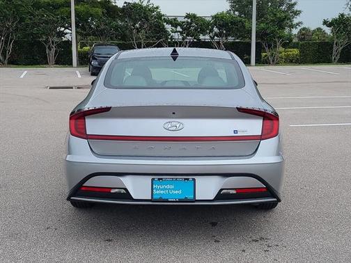 2021 Hyundai SONATA SE