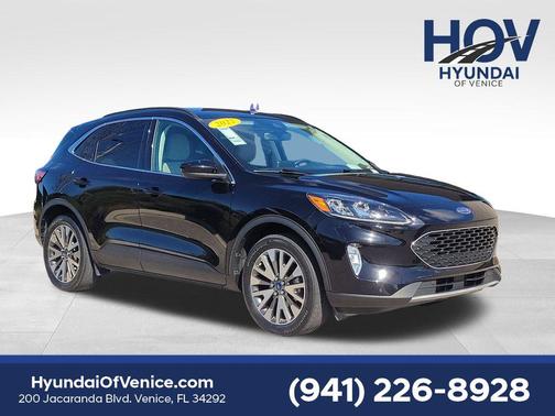 2022 Ford Escape Titanium