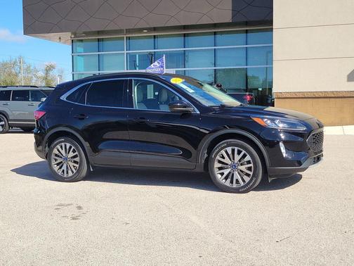 2022 Ford Escape Titanium