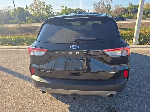2022 Ford Escape Titanium