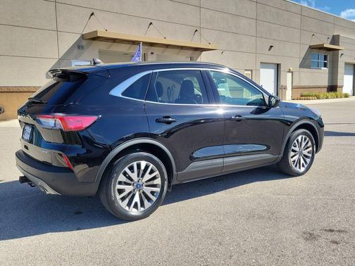 2022 Ford Escape Titanium