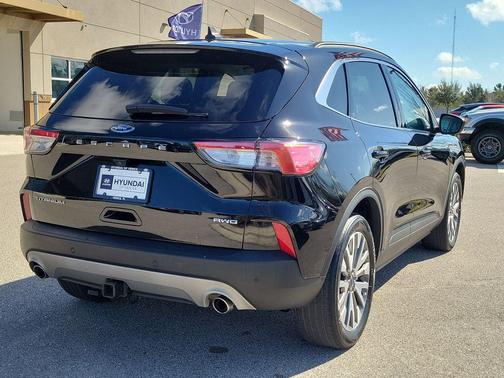 2022 Ford Escape Titanium