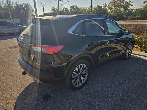 2022 Ford Escape Titanium