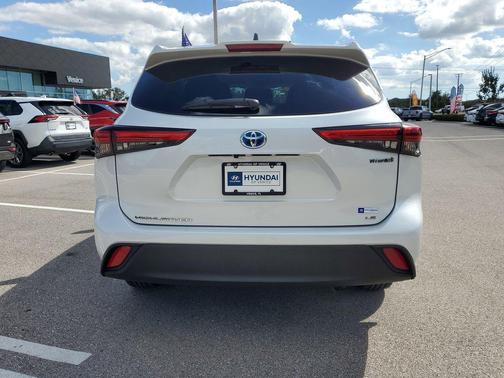 2023 Toyota Highlander Hybrid LE