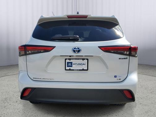 2023 Toyota Highlander Hybrid LE