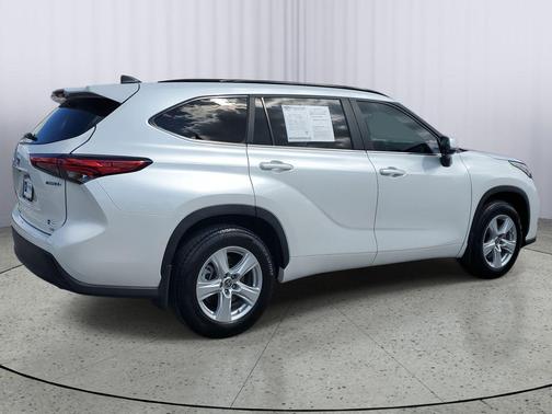 2023 Toyota Highlander Hybrid LE