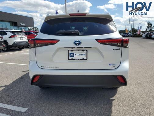 2023 Toyota Highlander Hybrid LE