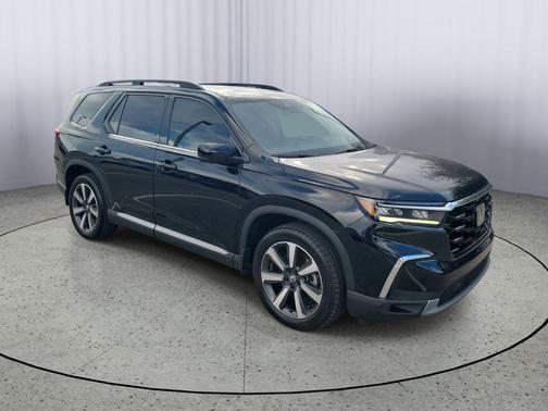 2023 Honda Pilot Touring 8-Passenger