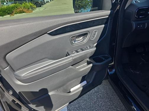 2023 Honda Pilot Touring 8-Passenger