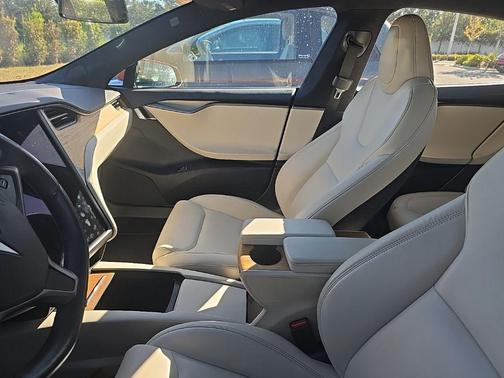 2020 Tesla Model S Long Range