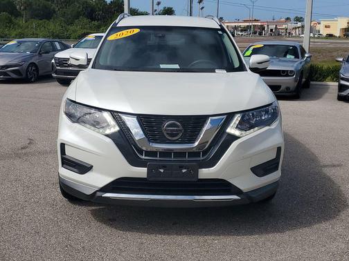 Pearl White Tricoat 2020 Nissan Rogue SV