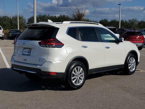 2020 Nissan Rogue SV