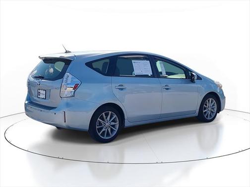 2014 Toyota Prius v Five