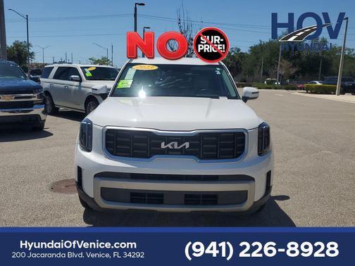 Glacial White Pearl 2023 Kia Telluride S