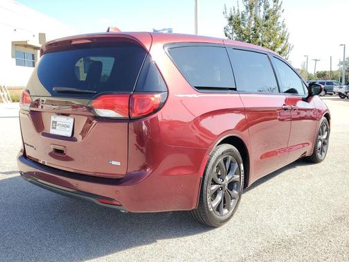 2018 Chrysler Pacifica Touring Plus