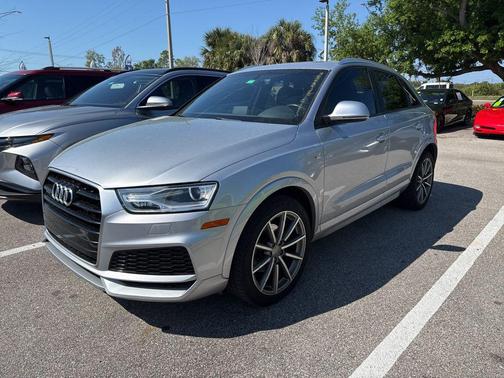 Florett Silver Metallic 2018 Audi Q3 2.0T Premium