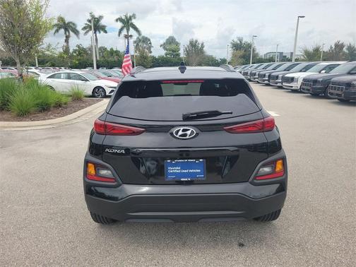 2021 Hyundai KONA SEL Plus