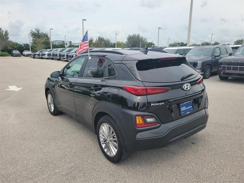 2021 Hyundai KONA SEL Plus