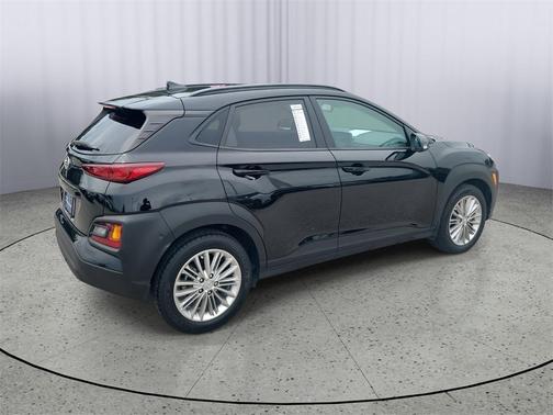 2021 Hyundai KONA SEL Plus