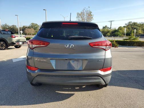2018 Hyundai TUCSON SE