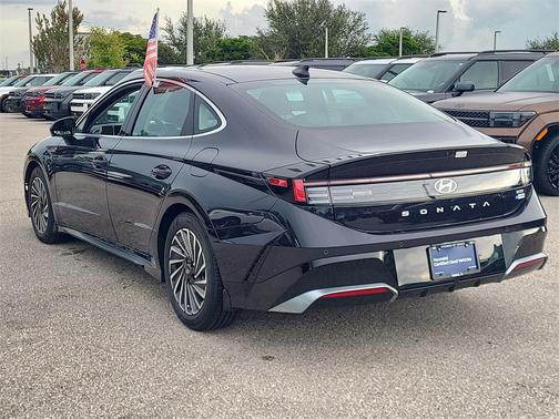 2025 Hyundai SONATA Hybrid Limited