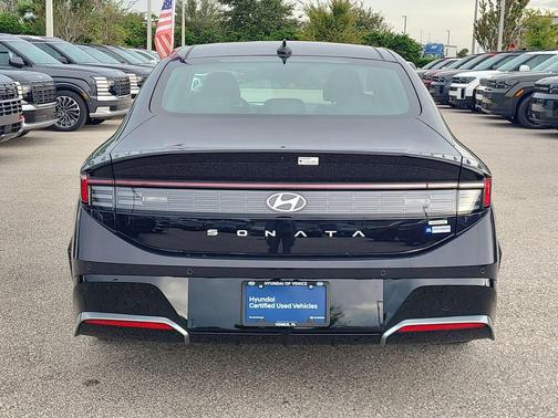 2025 Hyundai SONATA Hybrid Limited