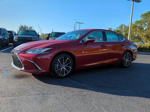 2023 Lexus ES 300h Base