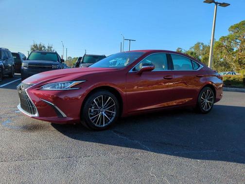 2023 Lexus ES 300h Base