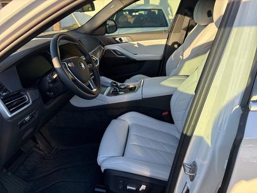 2023 BMW X6 xDrive40i