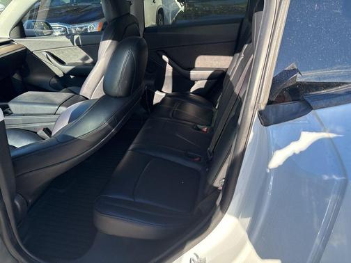 2021 Tesla Model Y Standard Range Rear-Wheel Drive
