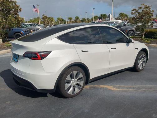 2021 Tesla Model Y Standard Range Rear-Wheel Drive