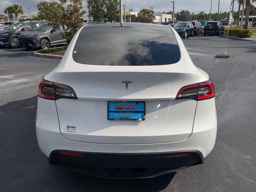2021 Tesla Model Y Standard Range Rear-Wheel Drive