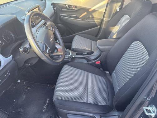 2021 Hyundai KONA SEL