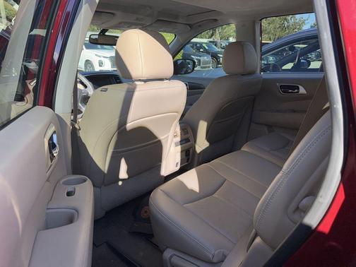 2017 Nissan Pathfinder Platinum