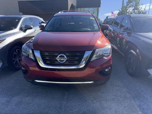 2017 Nissan Pathfinder Platinum