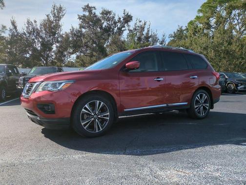 2017 Nissan Pathfinder Platinum