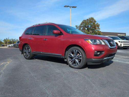 2017 Nissan Pathfinder Platinum